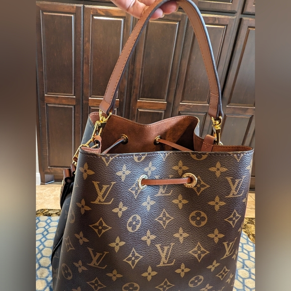 Louis Vuitton LV Canvas Neo Noe Caramel - gently used and priced to sell - Picture 5 of 16